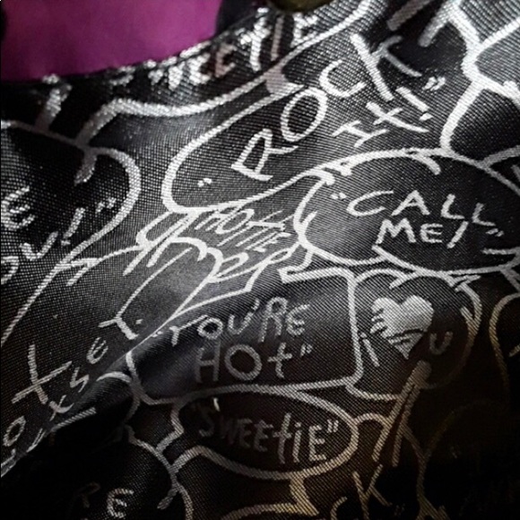 Betsey Johnson Pop Flower Fuchsia Crossbody Bag - Picture 6 of 8